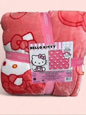 Hello Kitty Queen Bow blanket